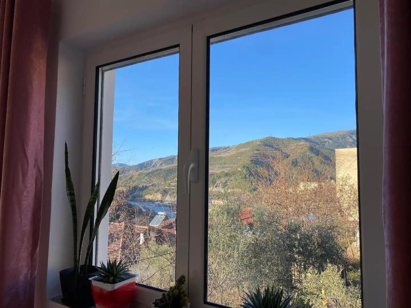 Bright & Cozy Room With Balcony Corovode Экстерьер фото