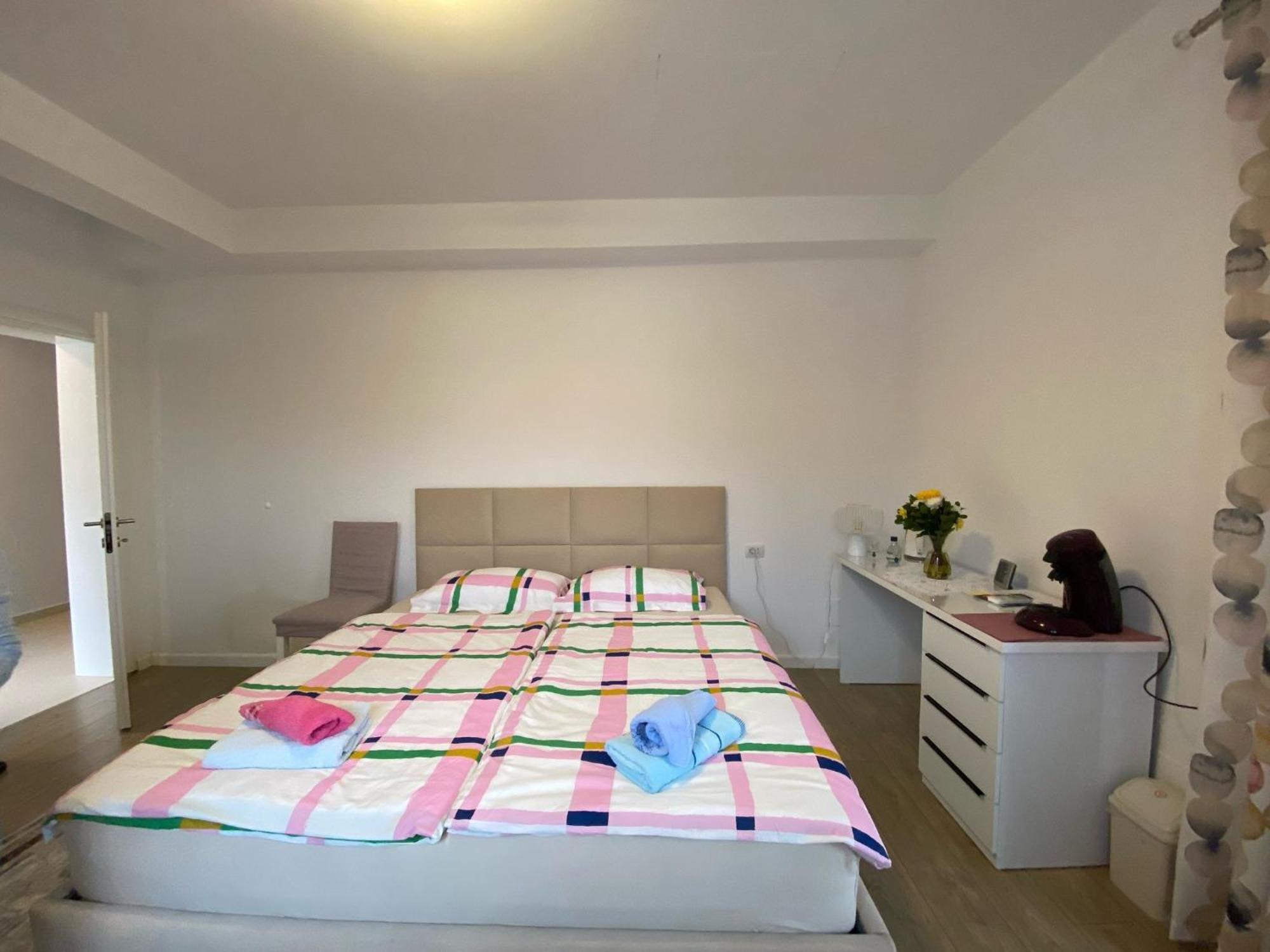 Bright & Cozy Room With Balcony Corovode Экстерьер фото